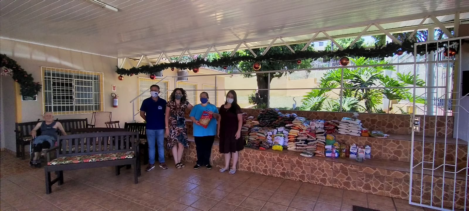 LARES DE IDOSOS DE TRÊS DE MAIO RECEBEM 470KG DE ALIMENTOS